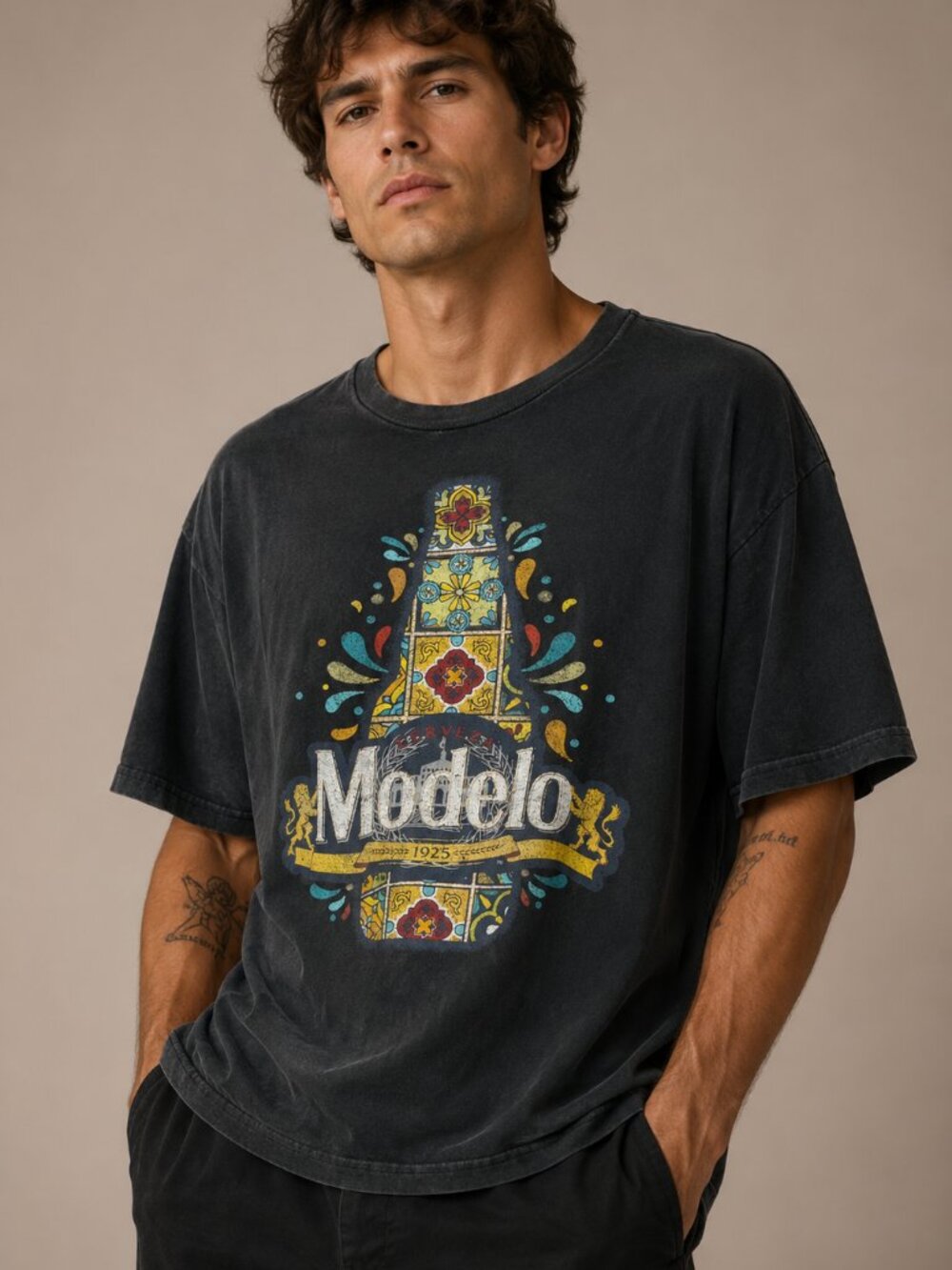 Modelo Cerveza Graphic T-Shirt Black Multicolor Size XL